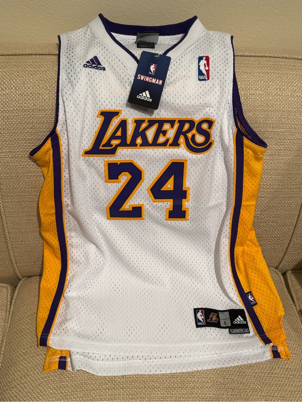 NWT Adidas NBA LA Lakers Kobe Bryant #24 White Mesh Swingman Jersey Size L